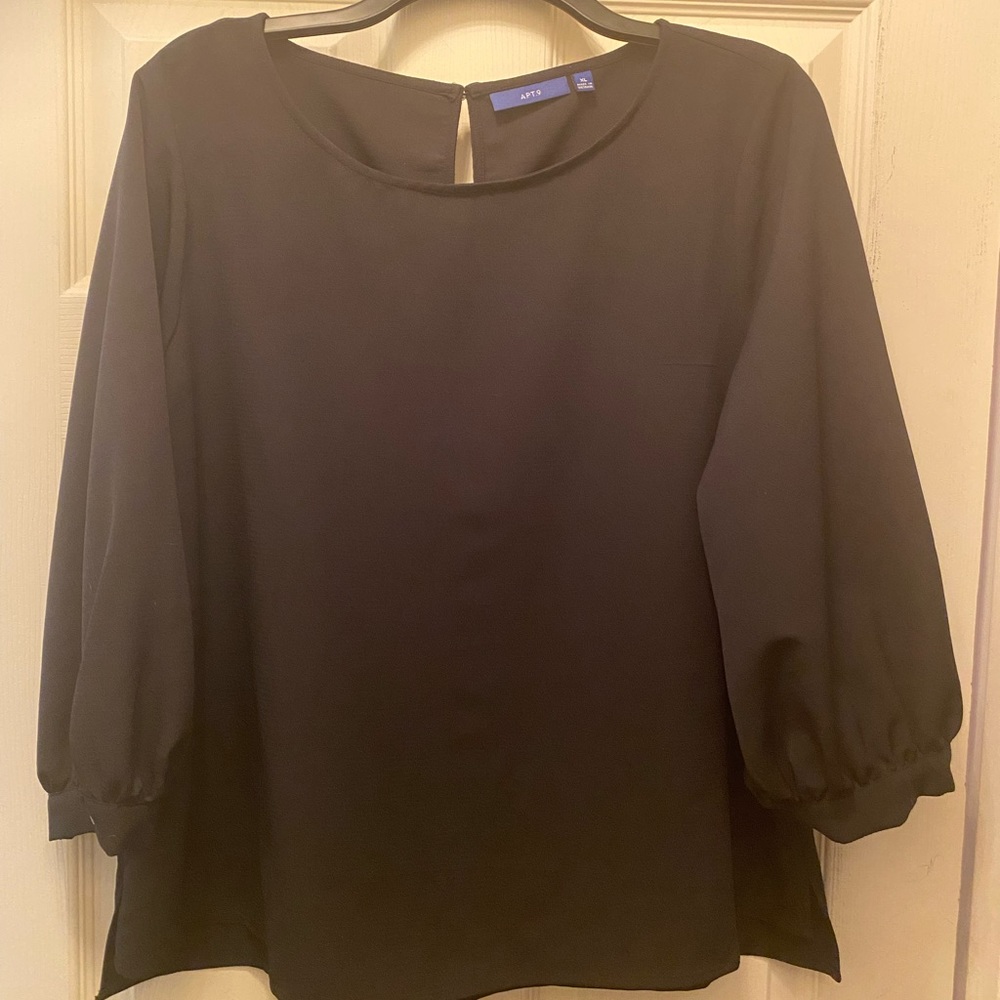 Apt 9 top